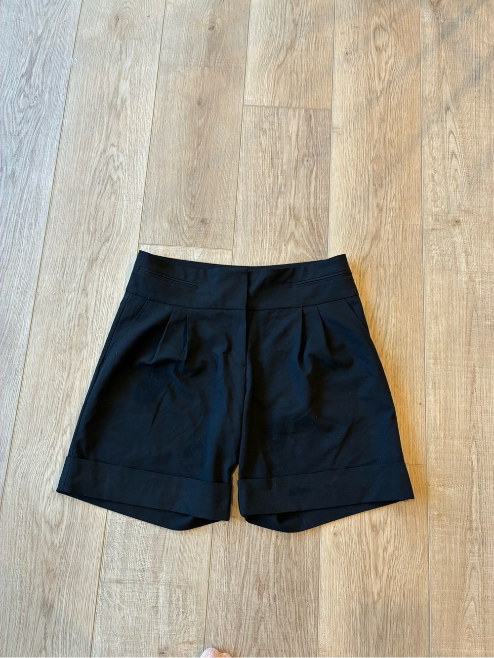 Cache Tailored Black Women's Dress Shorts with cuff Mid Length Pockets size 8